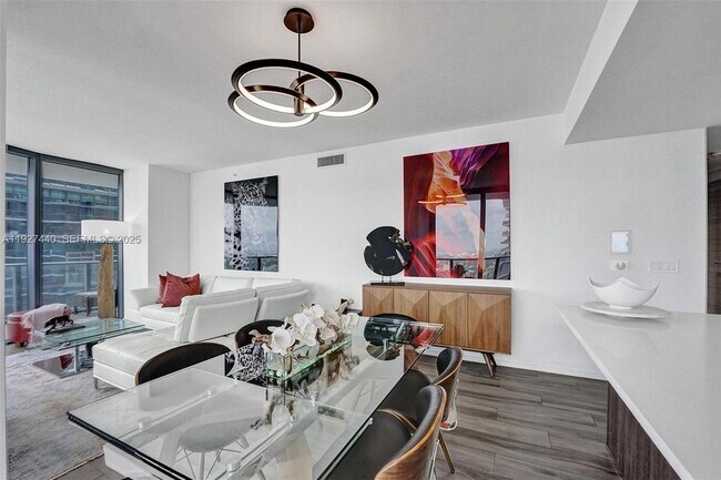 Building Photo - 801 S Miami Ave