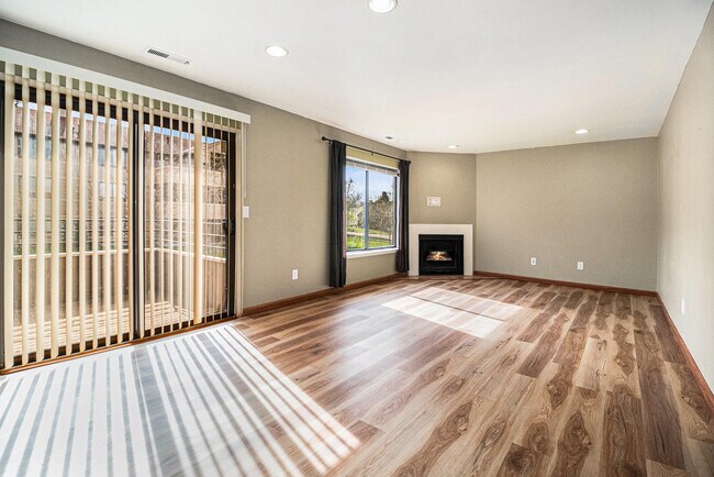 Building Photo - 225 Briarcrest Dr