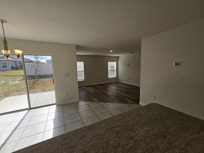 Building Photo - 3715 Eisel Wy