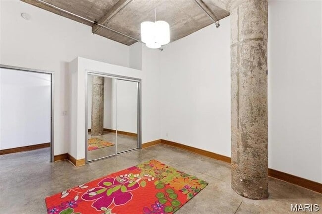 Building Photo - 2201 Locust St