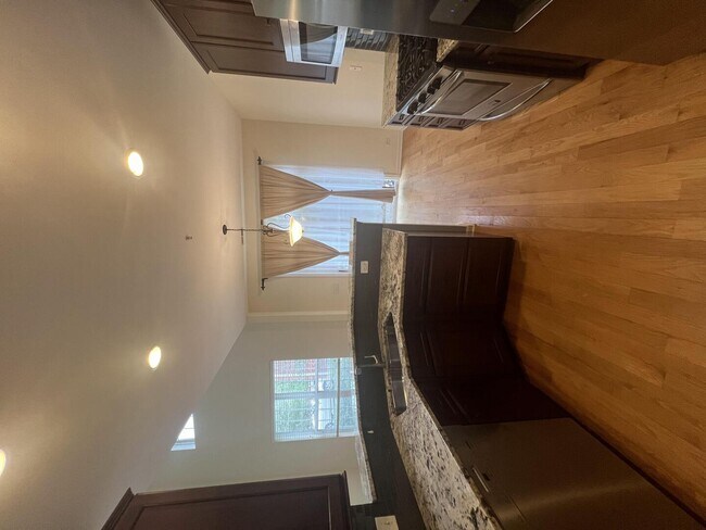 Building Photo - 1029 Enfield Dr