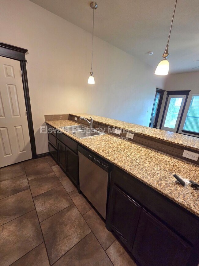 Building Photo - 2301 Starwood Wy