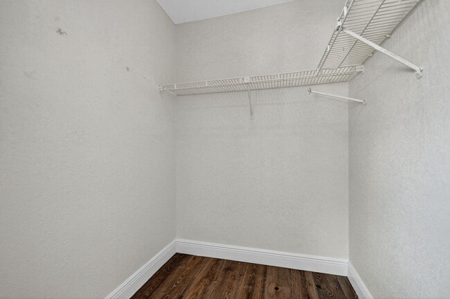 Building Photo - 1405 White Pine Dr