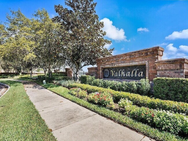 Building Photo - 5032 Pond Ridge Dr