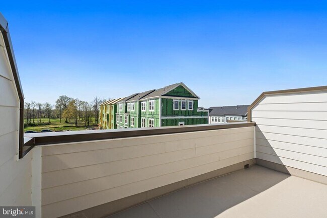 Building Photo - 596 Watermans Dr