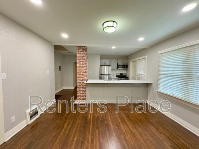 Building Photo - 3540 S Rockford Ave