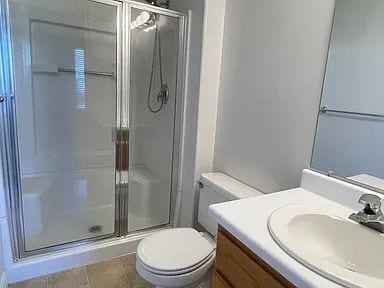 Building Photo - "Spacious 4-Bedroom Townhouse in Eagle Mou...