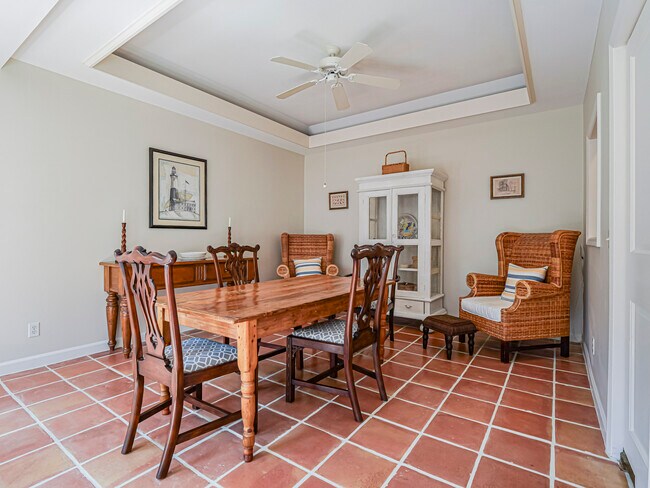 Building Photo - 8367 Baytree Dr