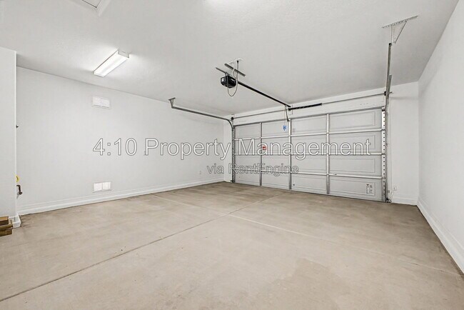 Building Photo - 4433 E Rock Daisy Ln
