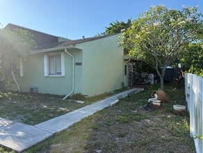 Building Photo - 4565 NW 3rd Dr