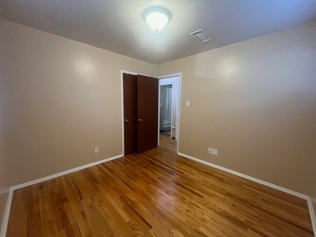 Building Photo - 6448 Iris Way