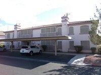 Building Photo - Charming 2 Bed / 2 Bath Condo with Firepla...