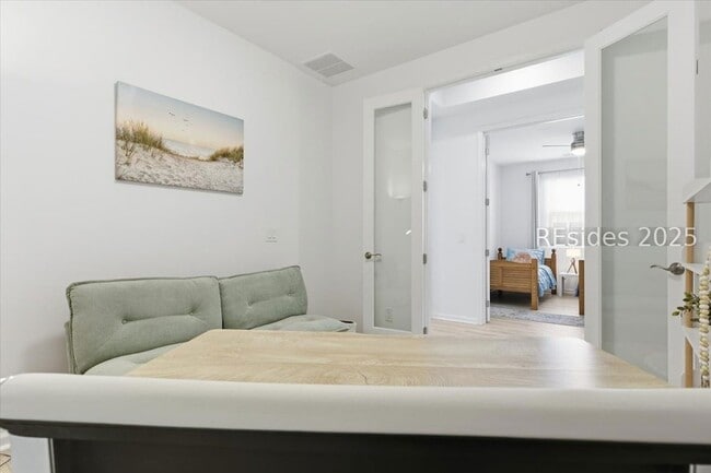 Building Photo - 855 Weekend Ave