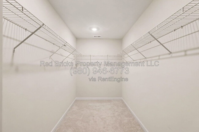 Building Photo - 16110 Winfield Hall Dr