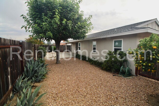 Building Photo - 16702 San Salvador Rd