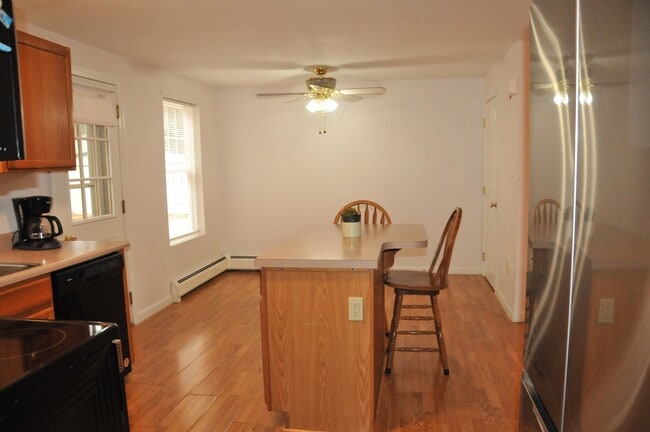 Building Photo - 147 High Rock Rd