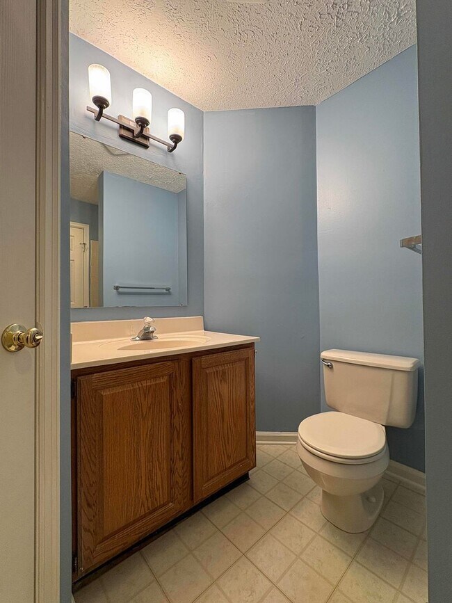Building Photo - Great 2 Bedroom 2 Bath in Germantown