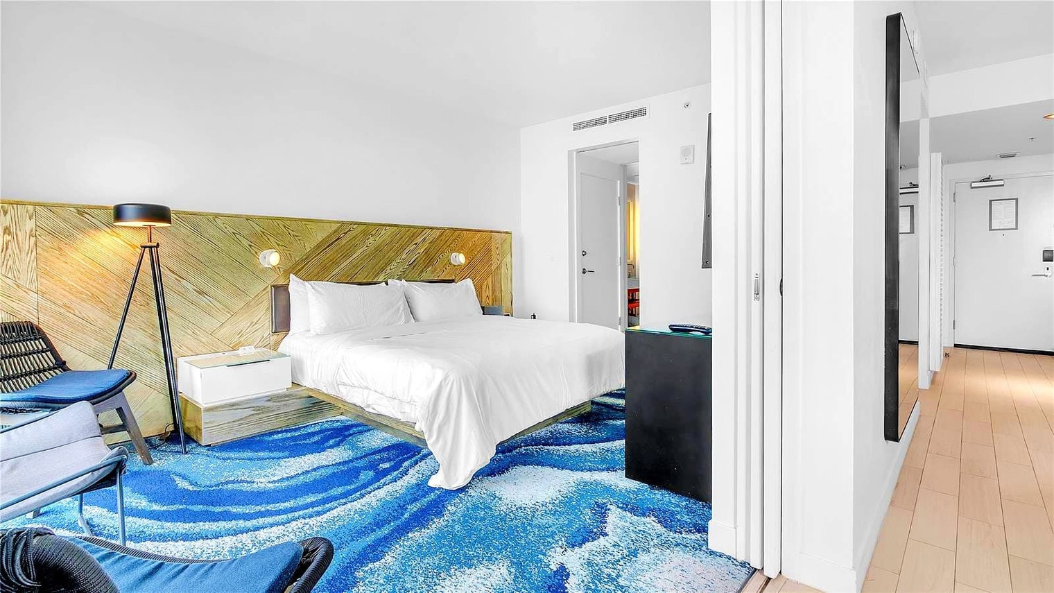 Building Photo - 3101 Bayshore Dr