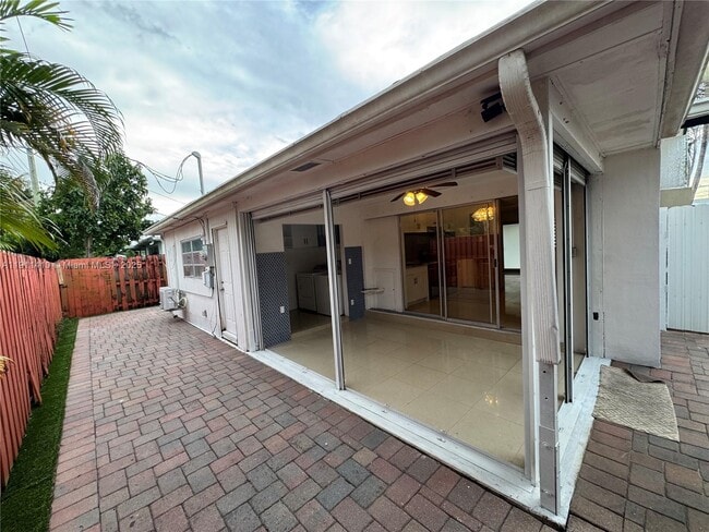 Building Photo - 4578 NW 16th Ave