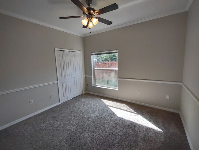 Building Photo - Quail Hollow Upgraded Single Family 4 bedr...
