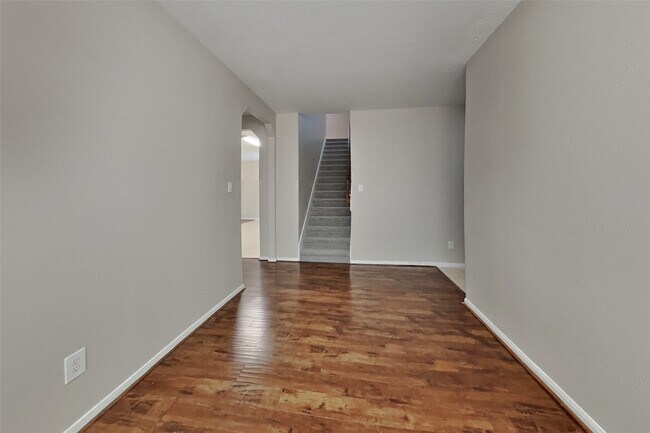 Building Photo - 22022 Willow Downs Dr