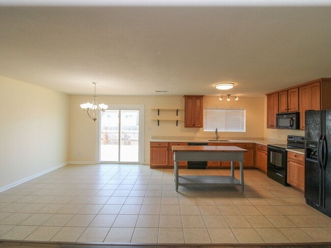 Building Photo - Modern and updated home in desirable East ...