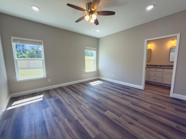 Building Photo - 6637 Water St