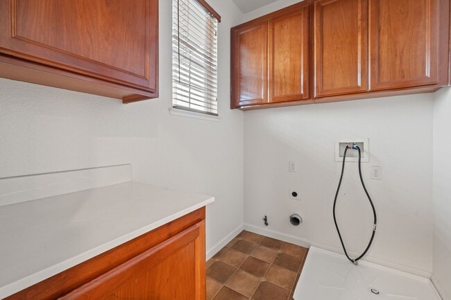 Building Photo - 10228 Pedra Do Sol Way