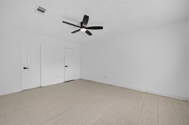 Building Photo - 7635 Dawnridge Dr