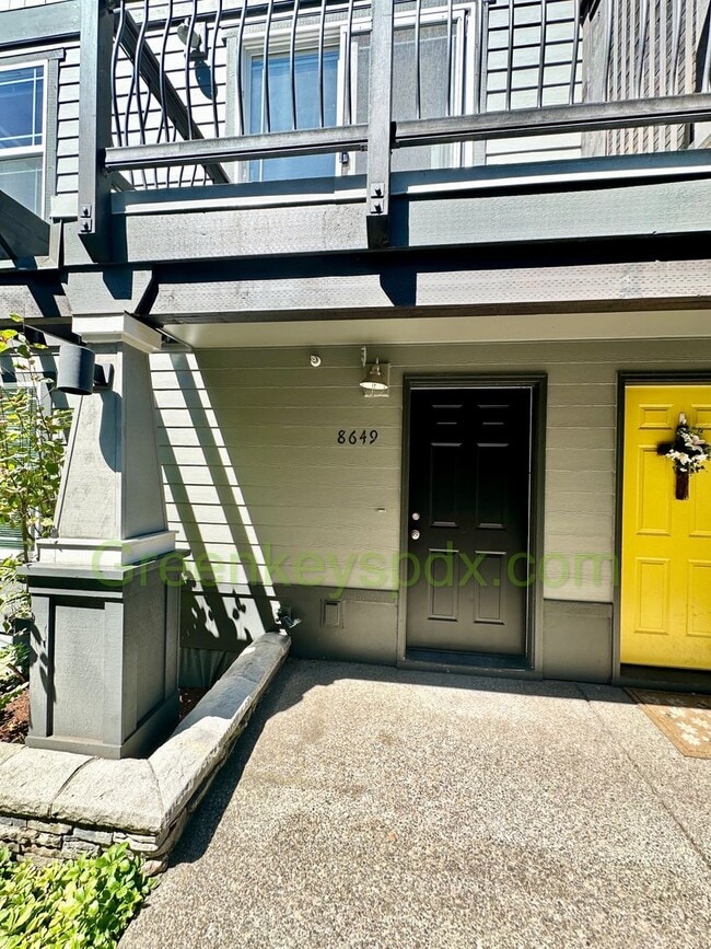 Building Photo - 1-Bedroom Townhouse in St. John's with Bon...