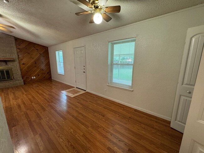 Building Photo - 3-Bedroom Apartment for Rent in Killeen