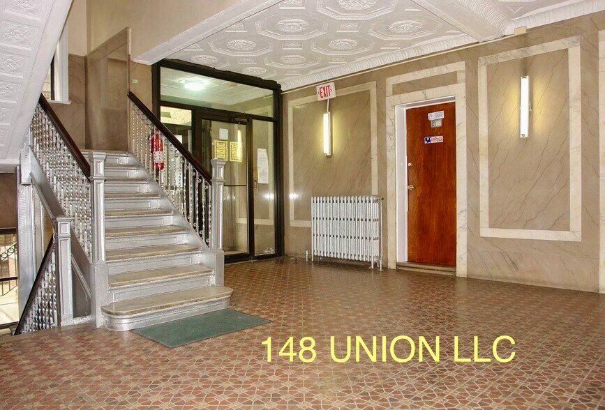 Building Photo - 148 37th St