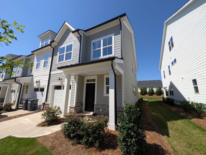 Building Photo - Room in Townhome on Munsing Dr