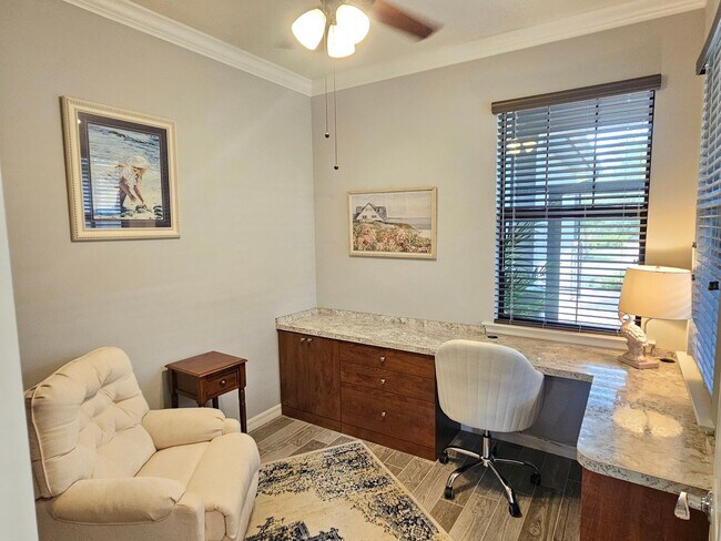 Building Photo - Annual Furnished 2 Bedroom 2 Bathroom with a Flex Room in Island Walk!