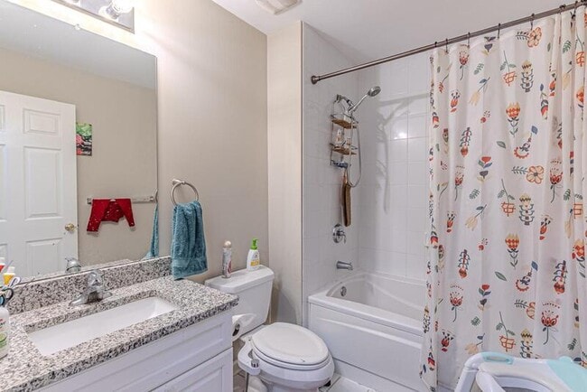 Building Photo - 305 Raymound Blvd