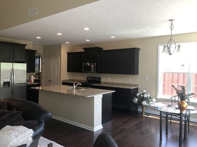 Building Photo - 6581 W Black Tail Way