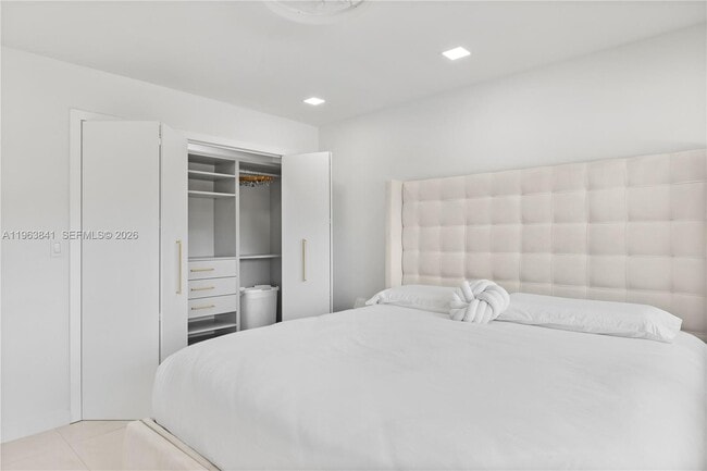 Building Photo - 1117 Adams St