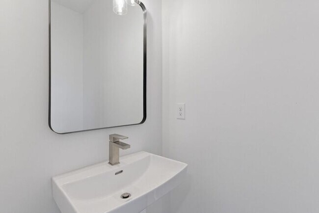 Building Photo - Brand New Home in Old Hickory - Golf Course Views - Pet Friendly