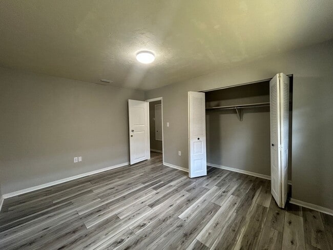 Building Photo - HALF OFF RENT!! 2/1 with Covered Porch nea...