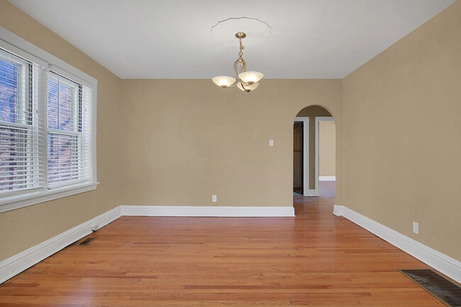 Building Photo - 7232 Dartmouth Ave