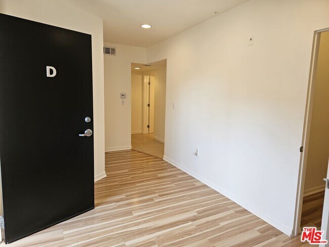 Building Photo - 1617 Broadway