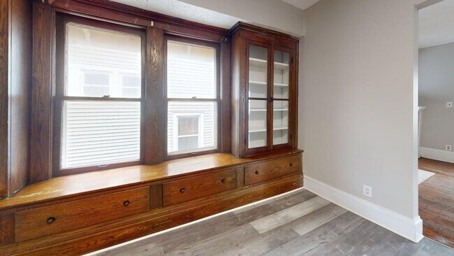 Building Photo - 764 Work Dr