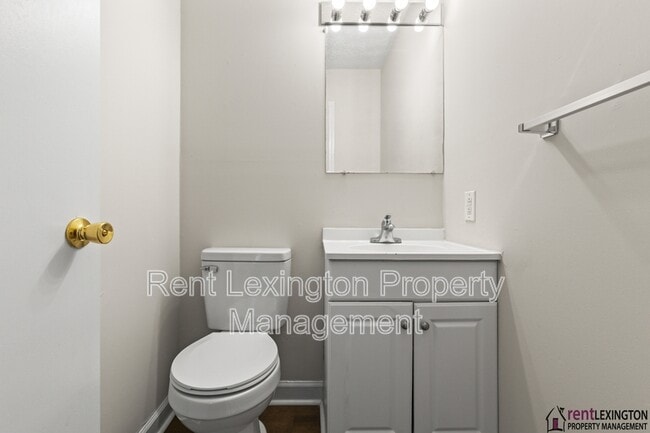 Building Photo - 208 Grayson Ct