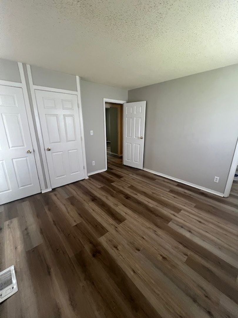 Building Photo - 3 Bedroom 2 BA ranch freshly rehabbed