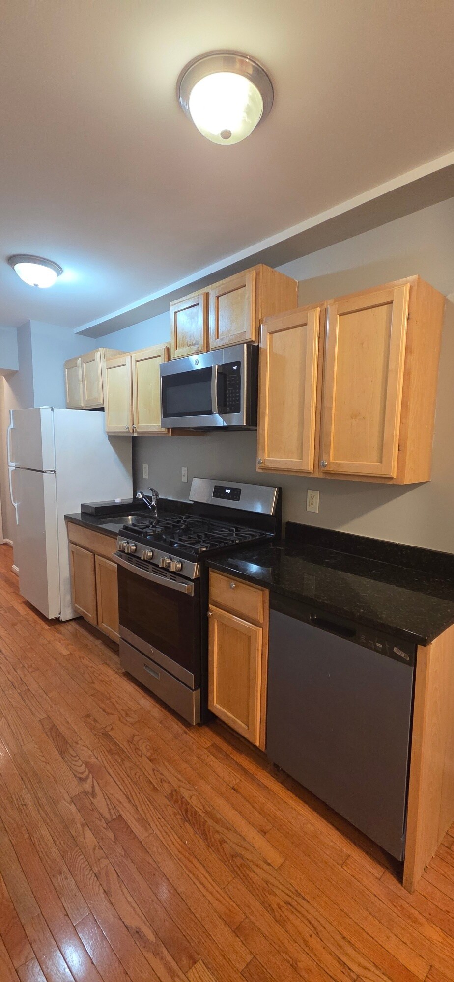 Building Photo - 330 Delafield Pl NW