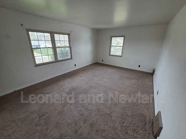 Building Photo - 576 Harding Rd