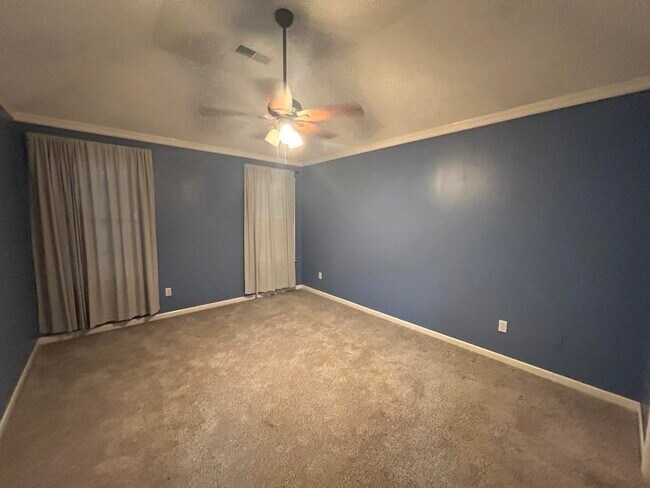 Building Photo - 3089 Woodland Crest Dr