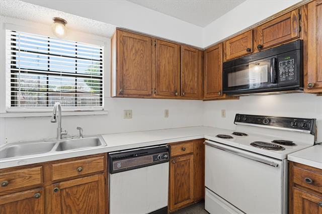 Building Photo - 2710 Wimbledon Ct