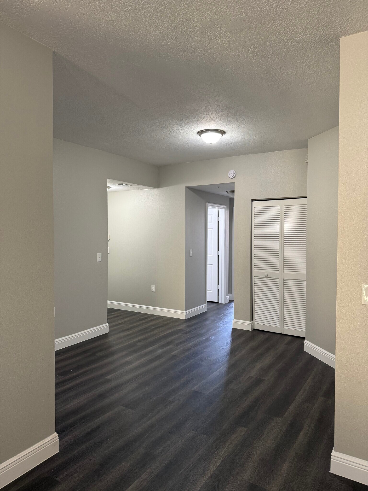 Building Photo - 10873 Windsor Walk Dr