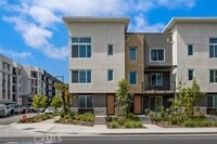 Building Photo - 151 Steely